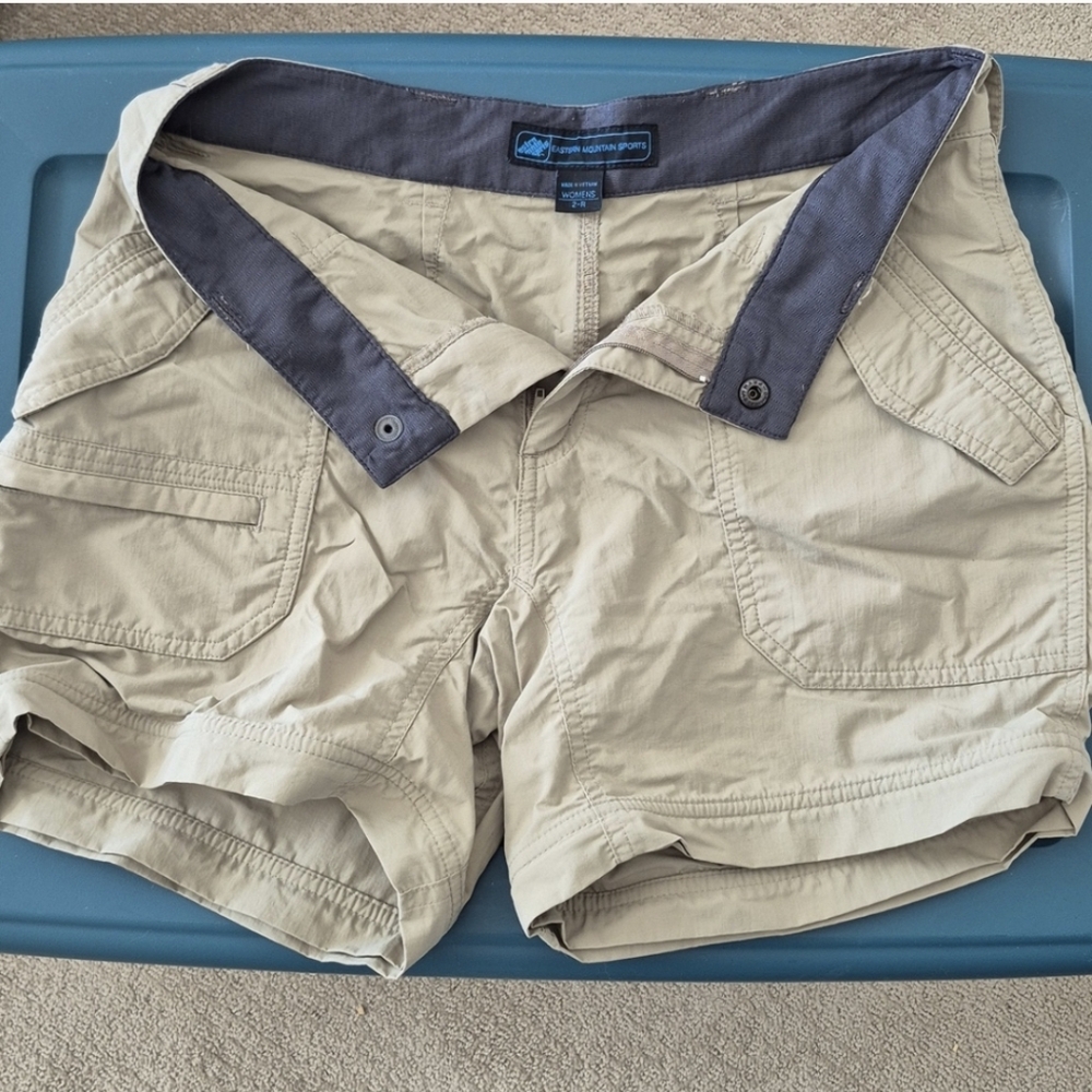 Eastern Mountain Sports Women's Nylon Cargo Zip-off Outdoor Pants Size 2 Khaki